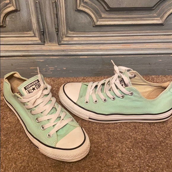 Convers - Picture 2 of 3